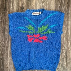 90’s  Worthington sweater vest with a floral knit pattern size large